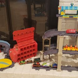 2FT Tall Tomy Train Tracks multiple combo, 3 Thomas&3 Chuggington Trains with Chuggington Train Case