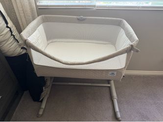 Cloud baby bassinet