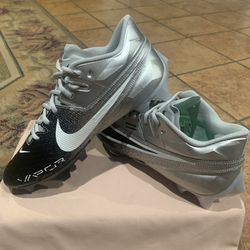 Nike Vapor Edge Elite 360 “2”  “Silver/Black” Men Football Cleats (Size: 9.5 & 11)