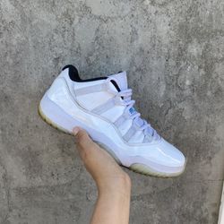 Jordan 11 Low Legend Blue 