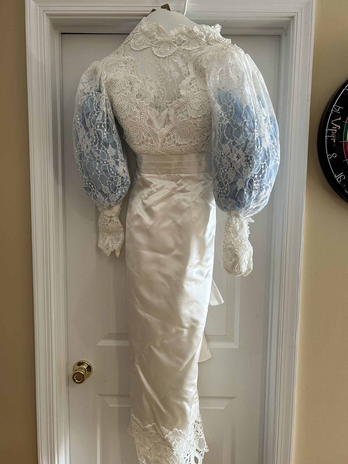 Wedding Dress - Like NEW!!