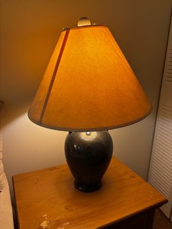 Green speckled ceramic lamp