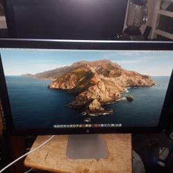 Apple  Cinema Display  LED  (27-Inch) Model: A1316 LED-backlit
