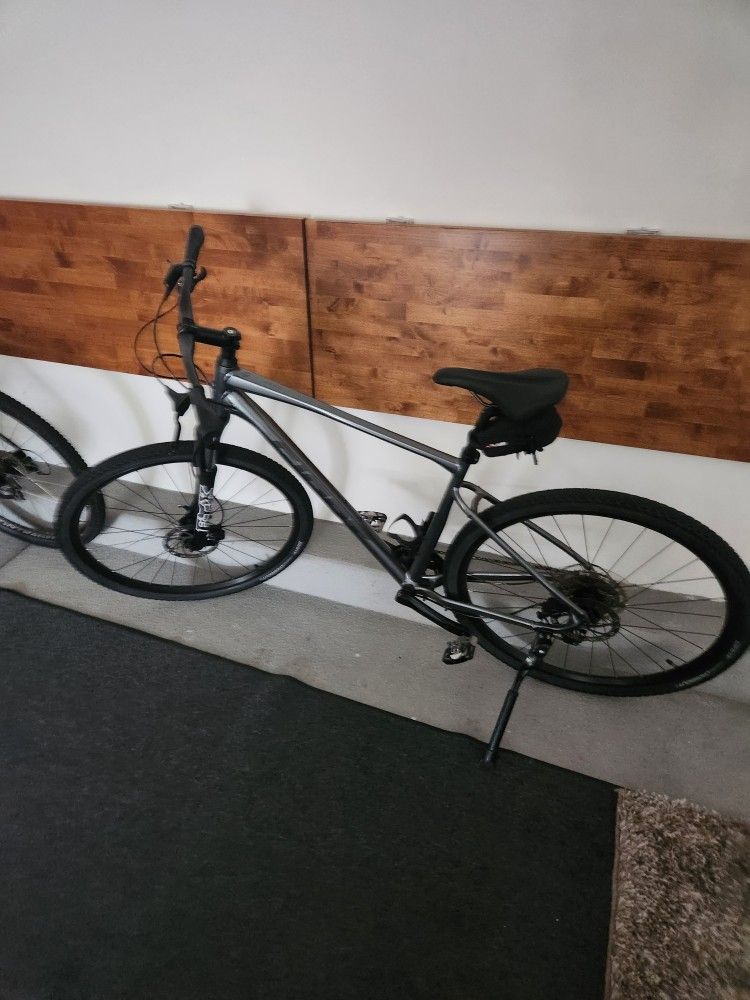 Giant Roam Mountail Bike Size Is Large