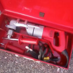 Milwaukee Right Angle Drill 3170. Almost New Condition in Steel Case.  For Pick Up Fremont Seattle. No Low Ball Offers Please. No Trades 
