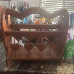 Beautiful Vintage Solid Wood Country ❤️Heart Magazine rack  perfect Condition 