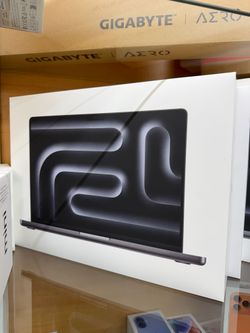 Apple 2025 MacBook Pro Laptop with M5 chip  14‑core CPU and  20‑core GPU 16-inch Liquid  24GB Unified Memory 512GB SSD Storage Space Black