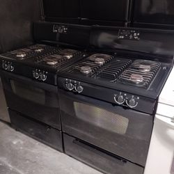 WHIRLPOOL FRIDGE AND STOVE BLACK