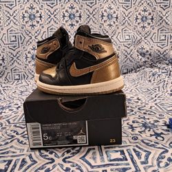 Nike Jordan  1 RETRO HIGH OG (TD) Black With Metalic Gold Size 5C