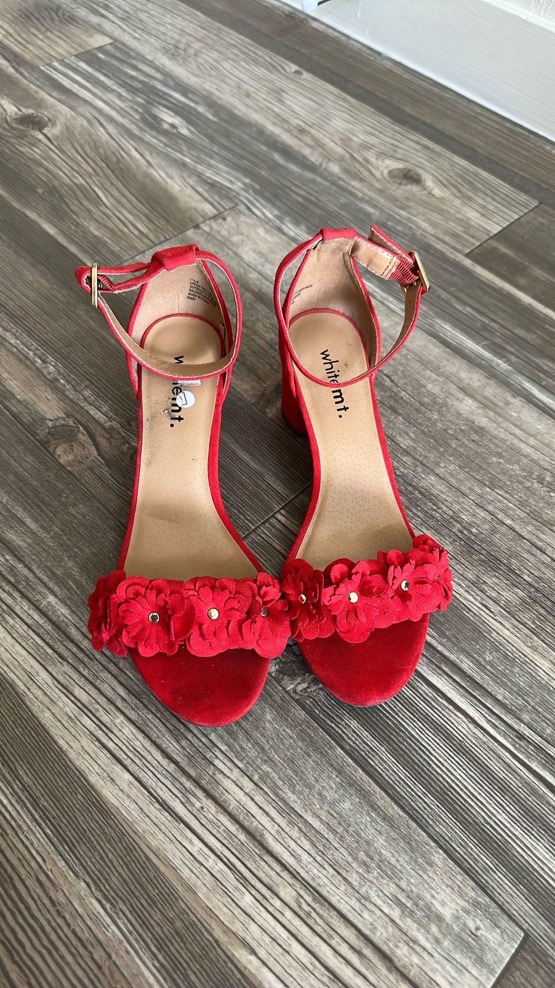 RED HEELS FLOWER TOE DECOR