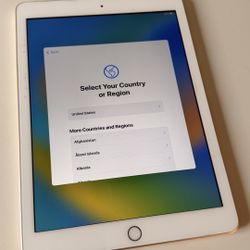 Apple iPad 5th Generation A1822 WiFi 