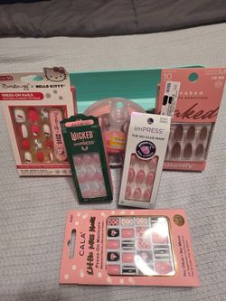 Press on nails