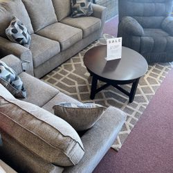 🇺🇸HUGE Ashley Furniture Blowout Sale!🇺🇸 Brand New Sofa Loveseat Set W/ Designer Accent Pillows Included! 
