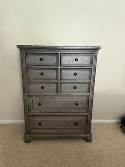 Cal King Bedroom Set