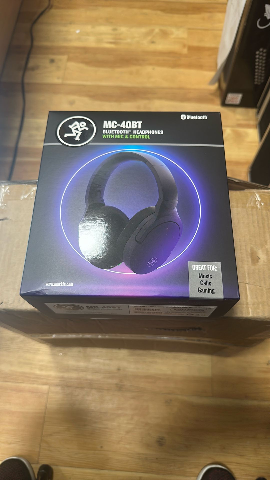 Mackie Bluetooth Mc-40BT Wireless Headphones