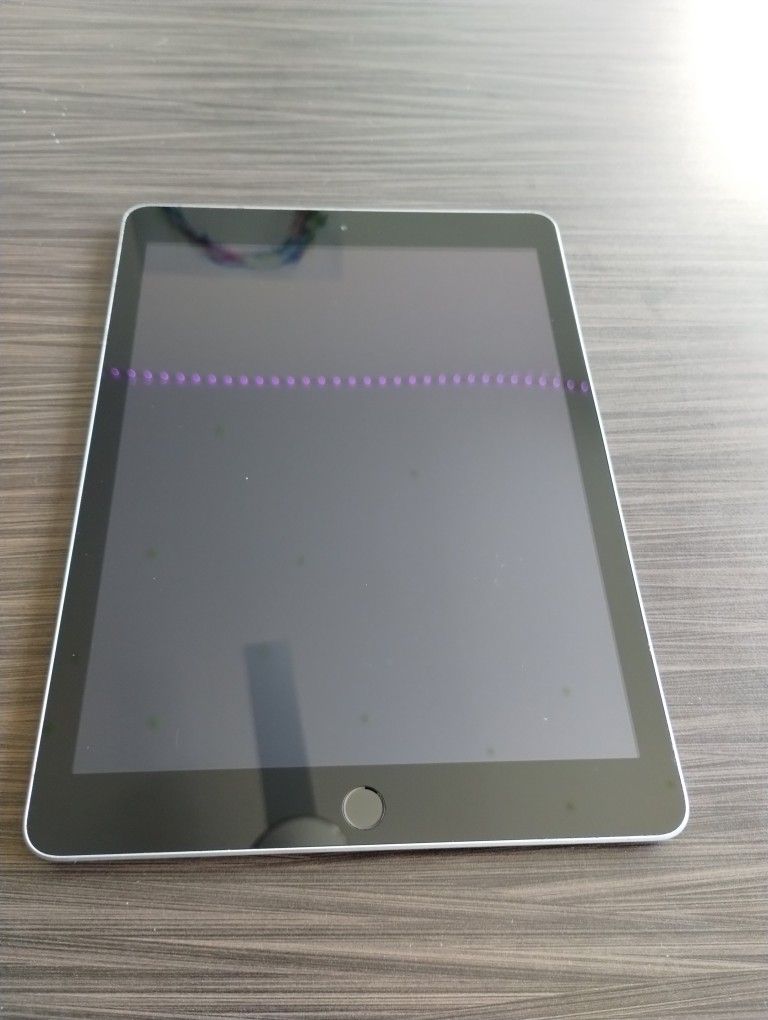 iPad 5th Generation 128 GB - Wifi