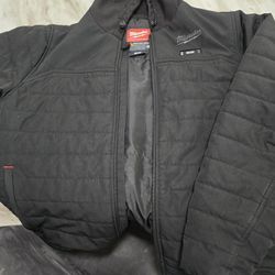 L Milwaukee M12 Axis Hex Technology Heated Jacket