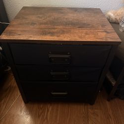 2 Sleek Night Stands 