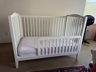 Pottery Barn Emerson Convertible Crib
