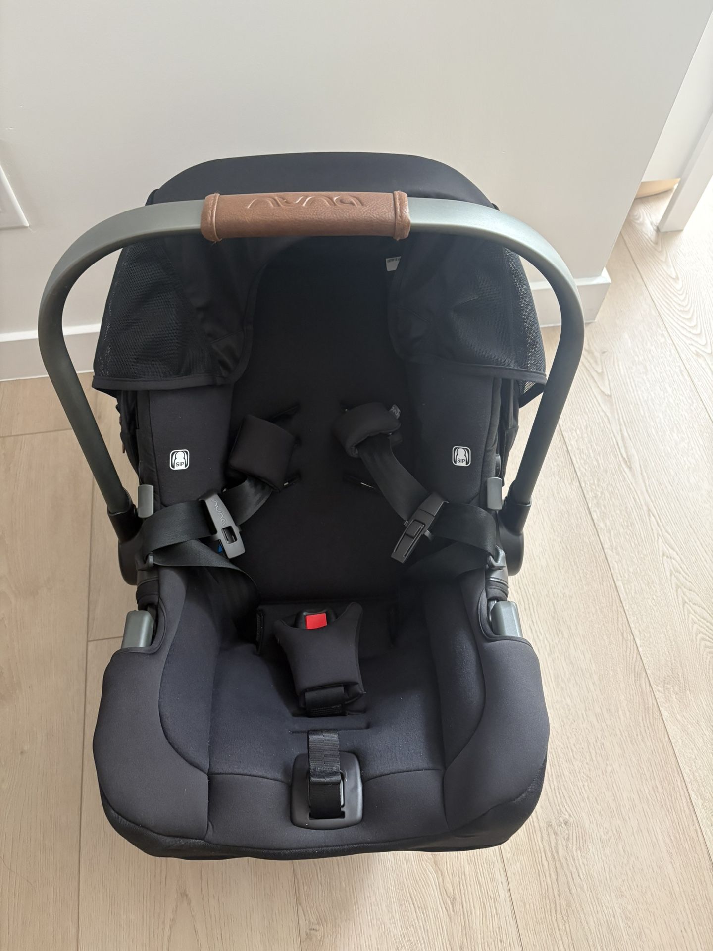 Nuna Pipa RX Infant Car Seat And RELX Base Caviar