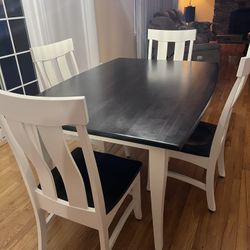 Dining/Kitchen Table & 4 Chairs 