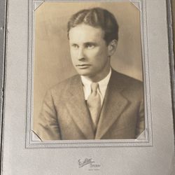 Old 1930’S  WHITE STUDIO NEW YORK ALMOST ANTIQUE IN GREAT  MINT CONDITION PORTRATE PICTURE 7X9 INCHES 