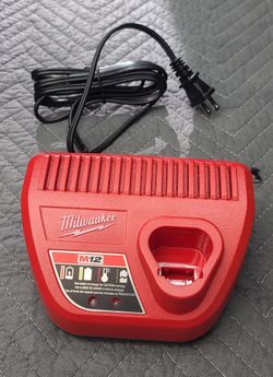 Like New, Milwaukee M12 Charger (48-59-2401)