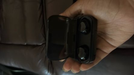 Cool pitch black EarPods + Charger