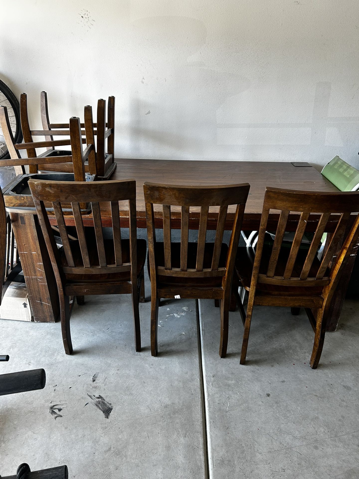 Dinning Table