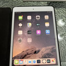 iPad Mini 2 White And Silver 32GB Good Condition 