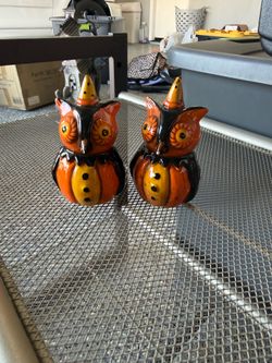 Johanna parker halloween salt and pepper