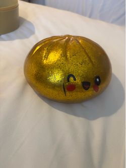 Golden glitter dumpling