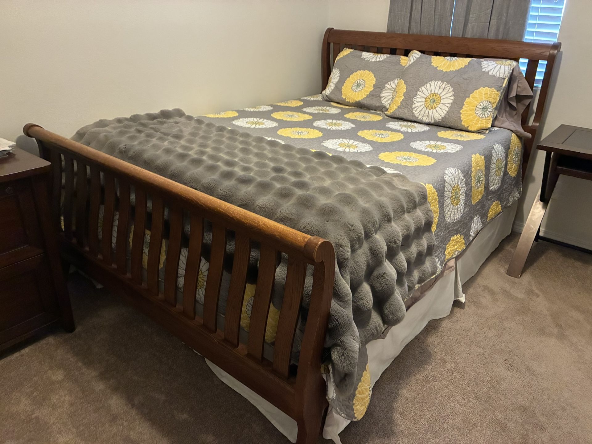 Wood Sleigh Bed Queen