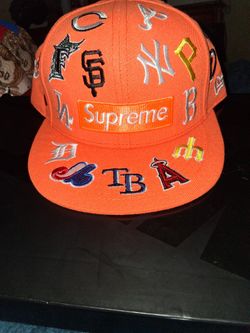 New Era Supreme Hat Size 7 3/8....40$$$