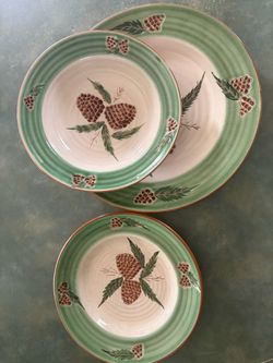 Christmas Dinnerware Set: Pine Cone Hampton Forge, Green Bands (12-Piece Set)