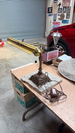 Desk lamp