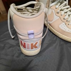 Nike Men's Size 11 Like New 