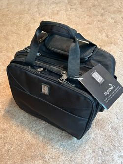 Travelpro FlightCrew 5 Horizontal Rolling Overnighter Luggage