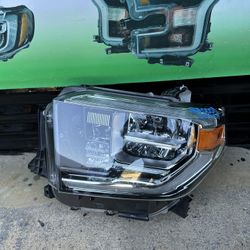 2018-2021 Toyota Tundra Headlight Oem