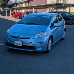 2014 Toyota Prius Plug-in Hybrid · Hatchback 4D 