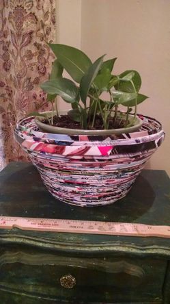 Magazine art planter bowl