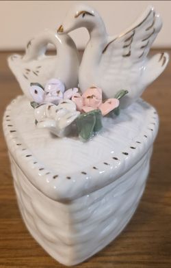 Vintage Ceramic Trinket Box