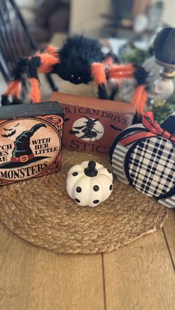 Halloween Decor
