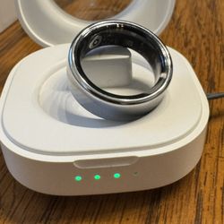 Smart Fitness Tracker Ring (Size 8) – BRAND NEW 💍