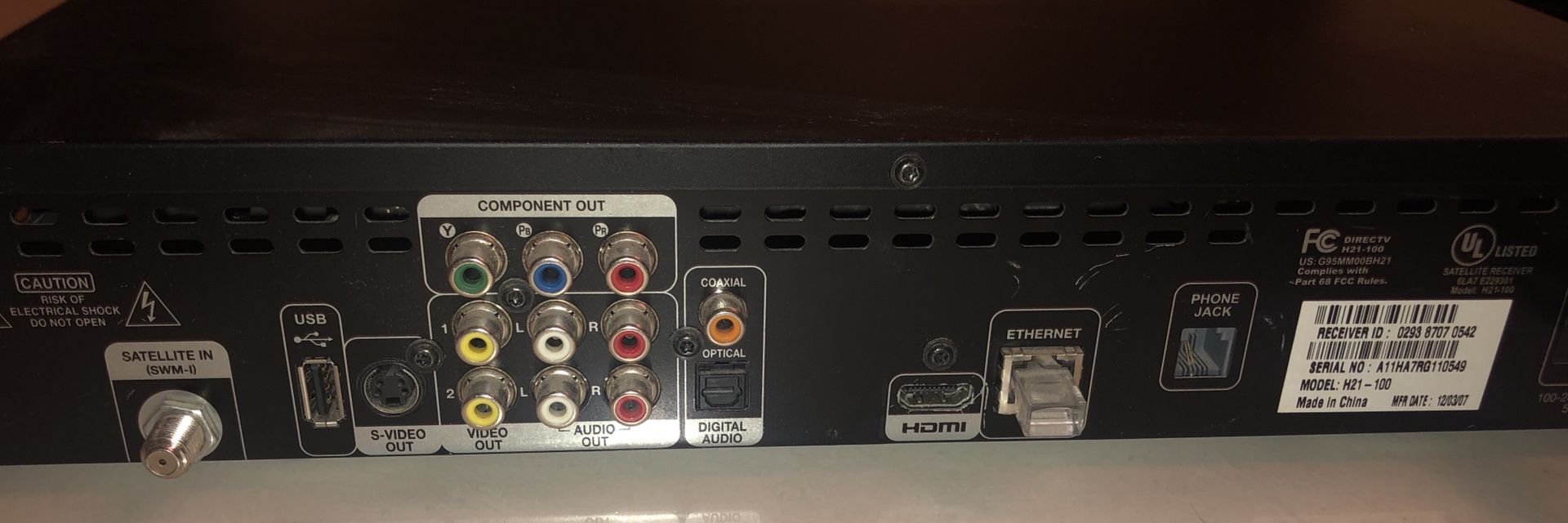 H21100 Directv HD/ DVR Receiver w/ Remote, Power Cord, & original box