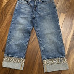 New Price! Very Fun And Festive Capris. Size 8.