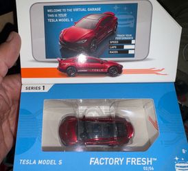 Collectible hotwheel car/game