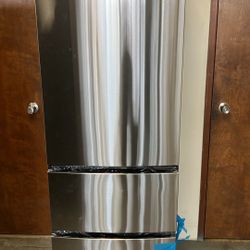 💥Great Deal💥 11.9 cu. ft. Bottom Freezer Refrigerator in Stainless Steel, Counter Depth