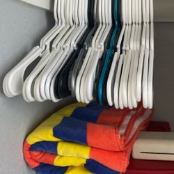30 Hangers 