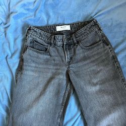 Hollister Low-Rise Baggy jean w27 x in29